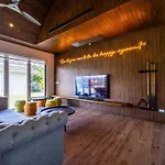 Luxury 7 Bedroom Pool Villa Wl67