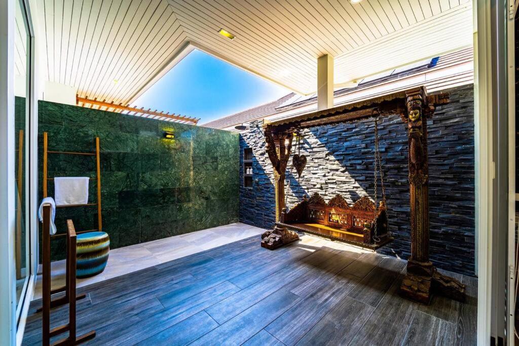 Luxury 7 Bedroom Pool Wl67 * HHQ