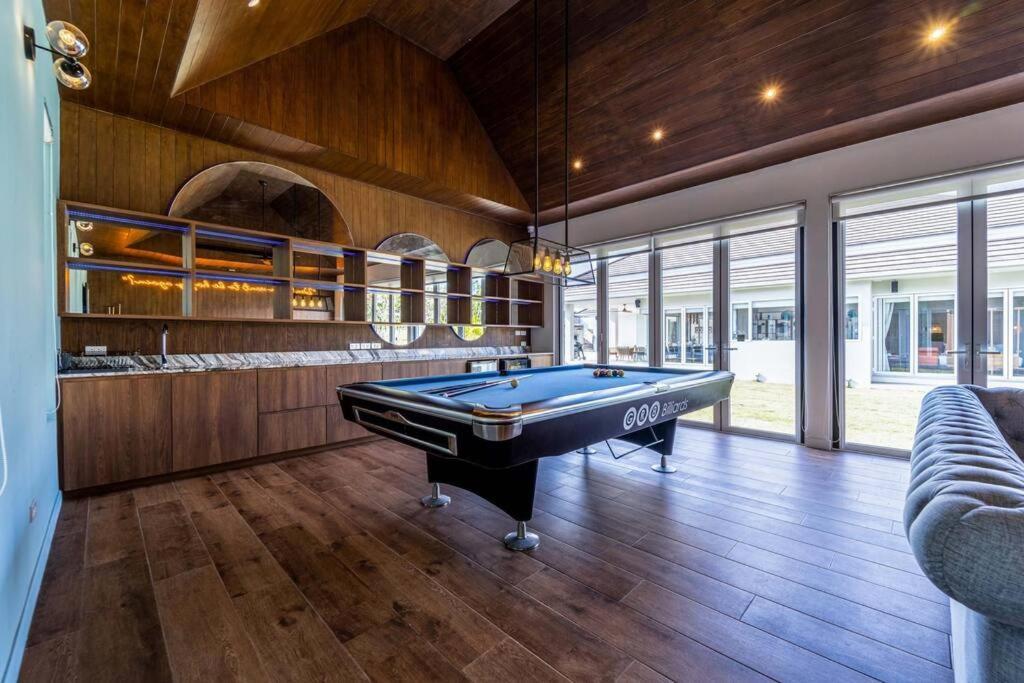 Villa Luxury 7 Bedroom Pool Wl67 *