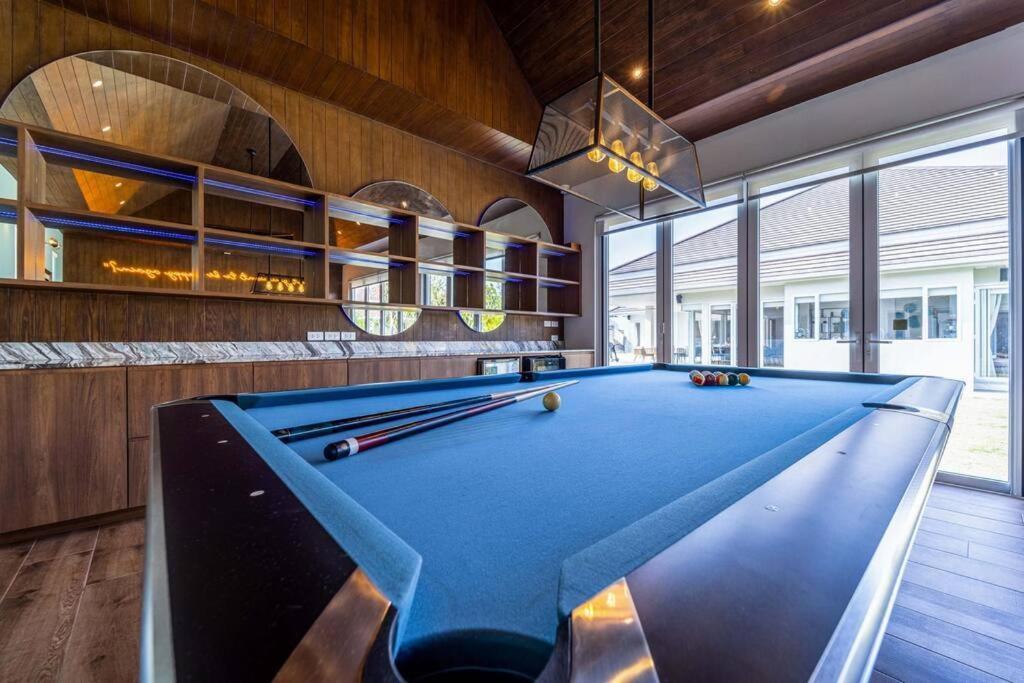 Luxury 7 Bedroom Pool Wl67 * HHQ
