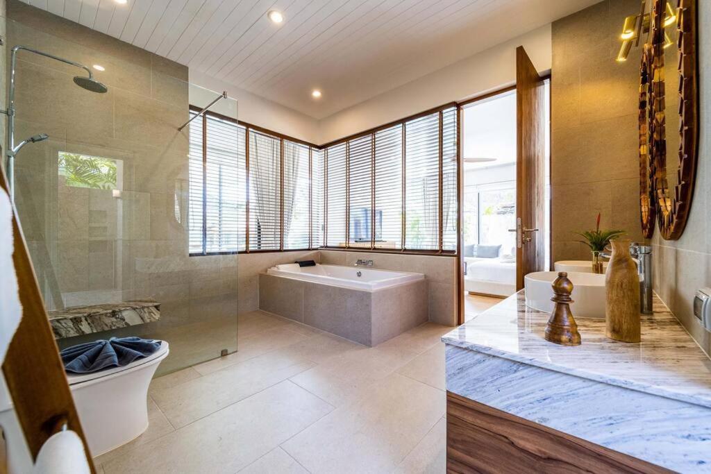Luxury 7 Bedroom Pool Wl67
