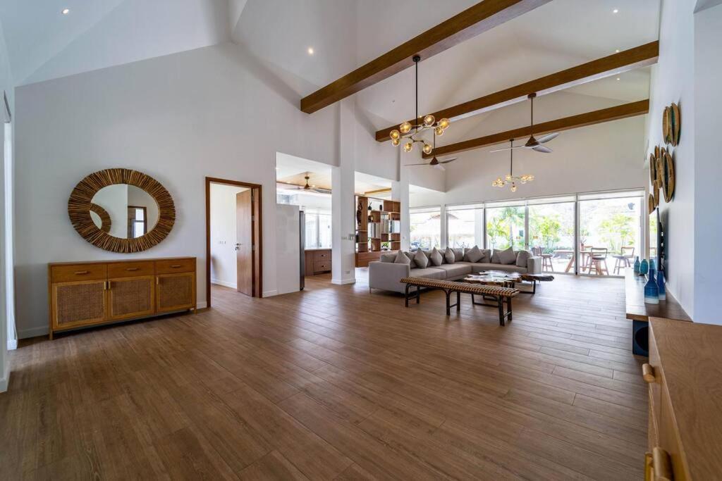 Luxury 7 Bedroom Pool Wl67 Villa