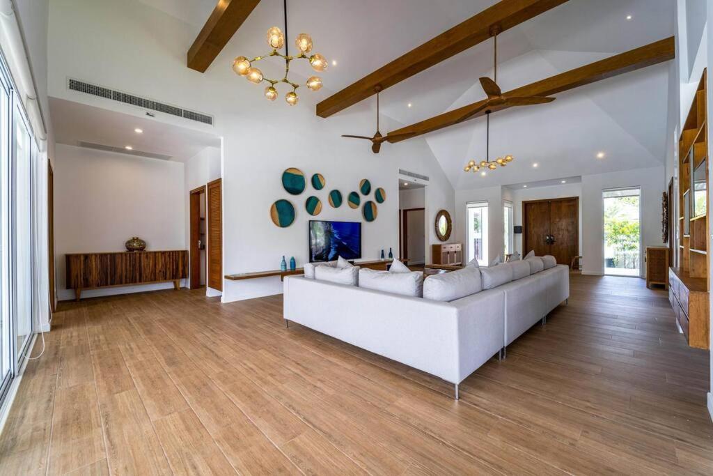 Luxury 7 Bedroom Pool Wl67 Villa *