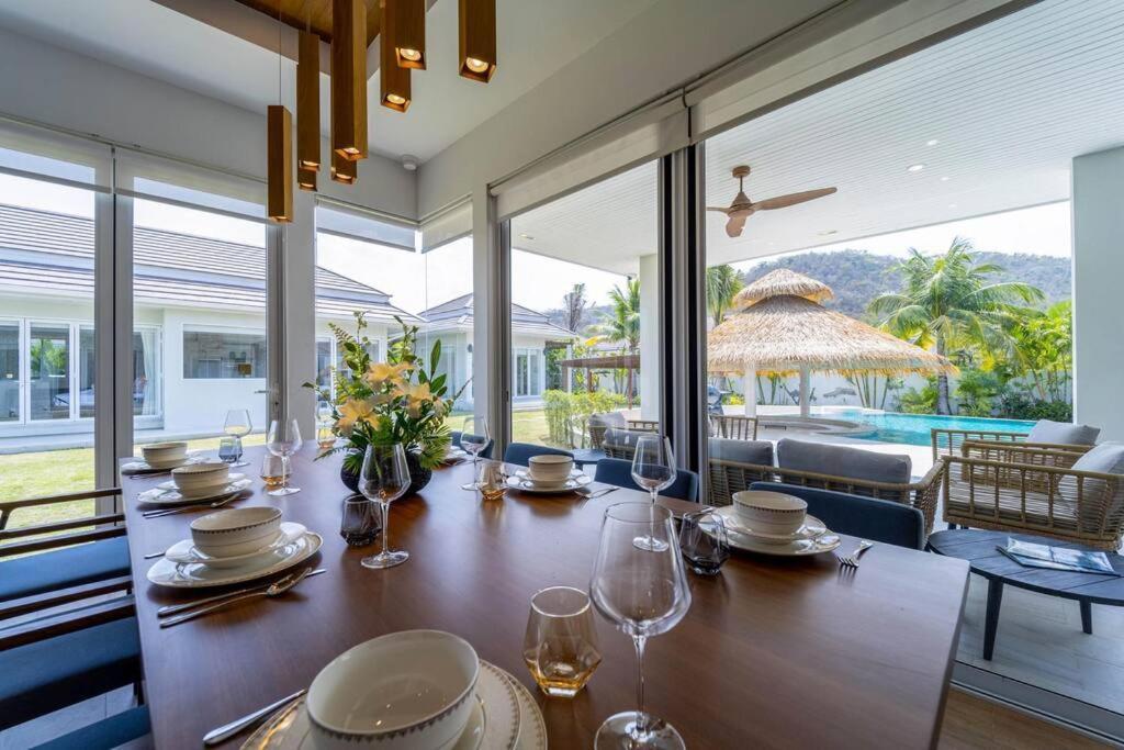 Luxury 7 Bedroom Pool Wl67 HHQ