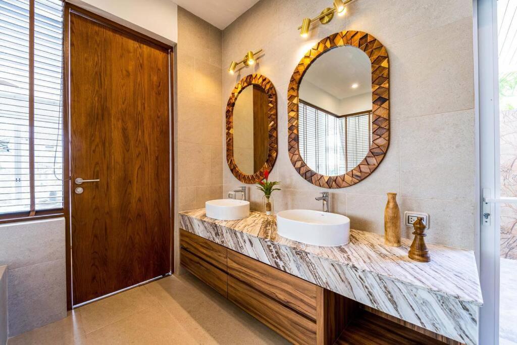 Luxury 7 Bedroom Pool Wl67 *